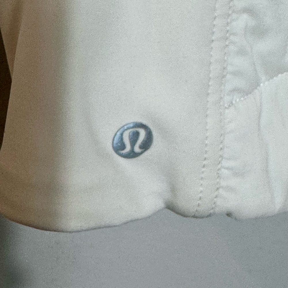 Lululemon Extra Mile White Hooded Vest - Picture 6 of 7